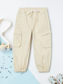 max - Boys Beige Solid Cargo Joggers