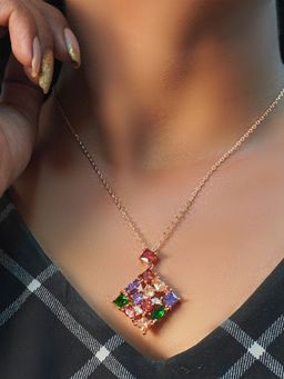 Niscka - Stella Rose Gold Necklace