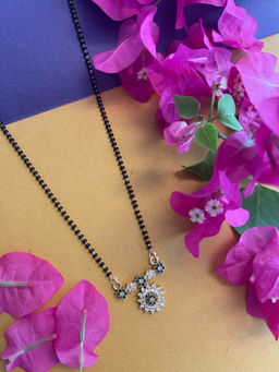 Digital Dress Room - Trendy Ad Flower Pendant Mangalsutra