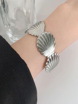 AQUASTREET - Adjustable Shell Cuff Bracelet 18K Plated Waterproof Anti-Tarnish Silver