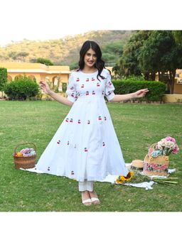 Urbanstree - Raspberry White Kurta (Set of 2)