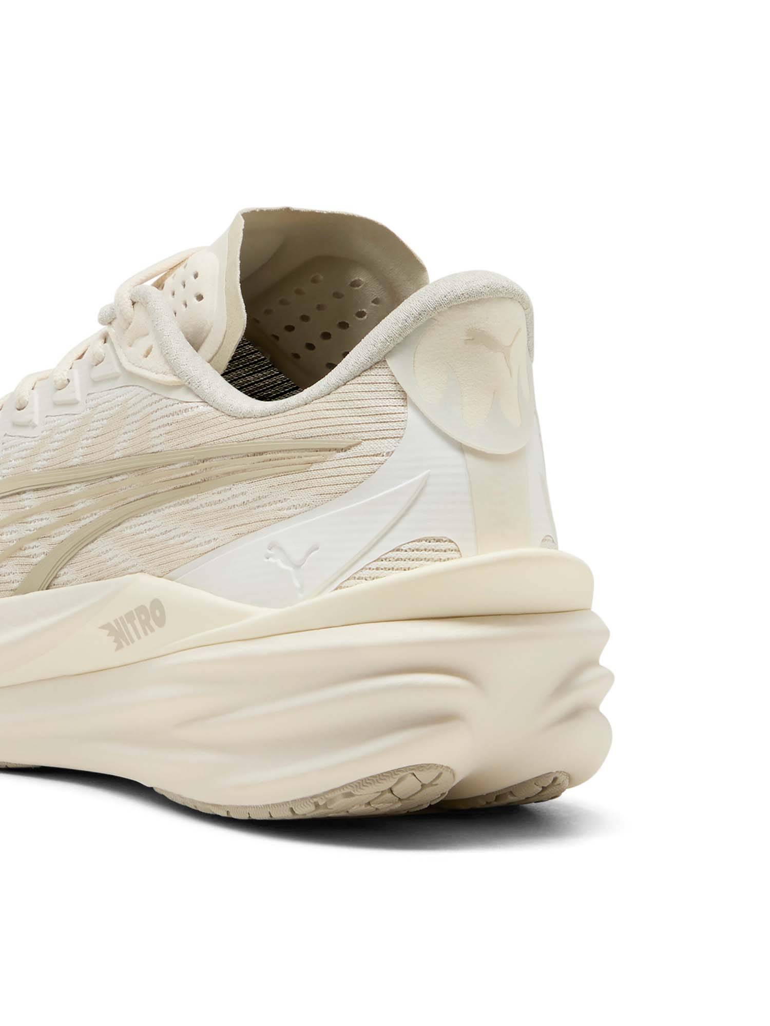 Buy Puma Men Deviate NITRO 4 Road Running Shoes Online