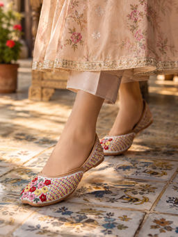 YASSIO - Embroidered Juttis for Women - White
