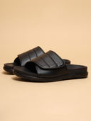 Black color option, Sold out, Currently selected