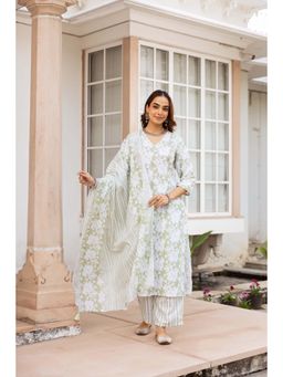 Nehamta - Women's Cotton Olive Kurta with Pant and Dupatta