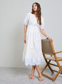 White color option, Currently selected