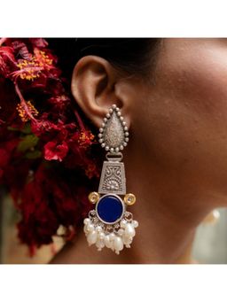 Putstyle - Tribal Oxidised Pearl Earring - Blue