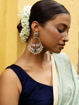 Putstyle - Silver Lookalike Monalisa Stone Chandbali - Green