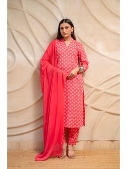 LABEL MAE - Pink Floral Print Kurta with Salwar and Dupatta