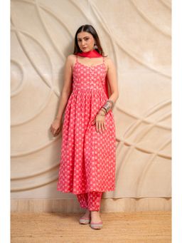 LABEL MAE - Pink Floral Print Sleeveless Kurta with Salwar and Dupatta