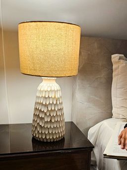 Akira Furnishings - Blend Of Modern & Vintage-Style 18" Wooden Lamp