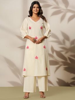 Varanga - Women Ethnic Motifs Kurta with Pant