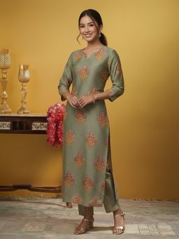 Varanga - Women Ethnic Motifs Printed Regular Kurta with Pant