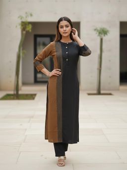 Varanga - Women Colourblocked Regular Kurta with Pant