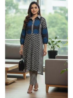 Varanga - Women Printed Regular Chanderi Silk Kurta with Pant