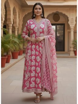 Varanga - Women Floral Printed Empire Kurta Pant With Dupatta