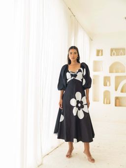 Fancy Pastels - Women Black Die-Heart Maxi Dress