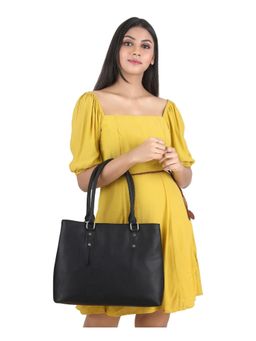 Twenty Dresses by Nykaa Fashion - Women Black Solid PU Shoulder Bag