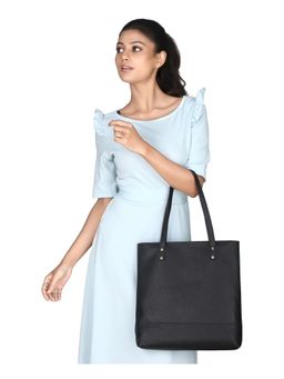 Twenty Dresses by Nykaa Fashion - Women Black Solid PU Shoulder Bag with Detachable Strap