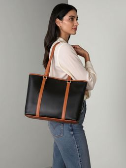 Twenty Dresses by Nykaa Fashion - Women Black Solid PU Shoulder Bag