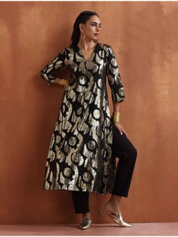 trueBrowns - Black Metallic High Slit Kurta with Pant (Set of 2)