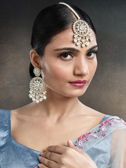 Peora - Gold Plated Kundan and Beads Studded Earrings and Maangtikka Ethnic (Set of 2)