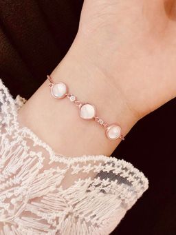 Peora - Rose Gold Plated Mother of Pearl Studded Adjustable Slider Bracelet