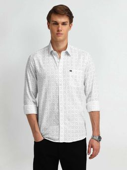 Arrow Sports - Men White Printed Slim Fit Casual Shirt