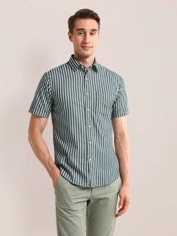U.S. POLO ASSN. - Men Green Stripes Regular Fit Casual Shirt