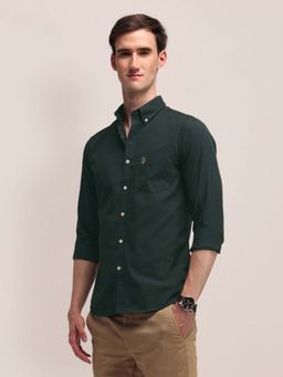 U.S. POLO ASSN. - Men Green Solid Tailored Fit Casual Shirt
