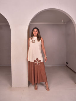 WHY SO BLUE - Cream Amara and Tan Applique Dress