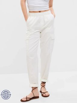 GAP - Women's Solid Mid Rise Off White Cargo Pant