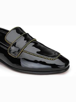 SHUTIQ - Crocia Amber Black Loafers
