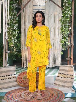 Indisangam - Women Sunshine Yellow Floral Printed with Elegant Silhouette Kurta and Pant