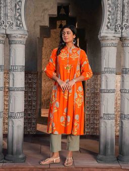 Indisangam - Women Orange Floral Printed Kurta and Pant