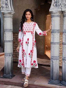 Indisangam - Women White Floral Printed Cotton Kurta and Pant
