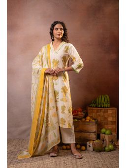 Juniper - Women Off-White Botanical Printed Kurta with Pant And Dupatta