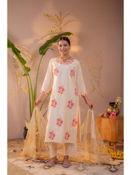 Juniper - Women Off White Coral Blossom Printed Kurta With Pant And Dupatta