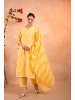 Juniper - Women Yellow Ethnic Buti Kurta With Pant And Dupatta