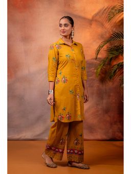 Juniper - Women Mustard Palm Bloom Stripe Kurta With Pant