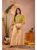 Beige color option, Currently selected