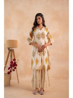Juniper - Women Beige Heritage Print Kurta And Pant
