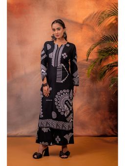 Juniper - Women Noir Tribal Graphic Kurta With Pant