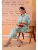 Green color option, Sold out, Currently selected