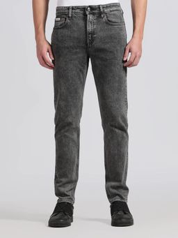 Calvin Klein - Mid-Wash Slim Fit Mid Rise Jeans