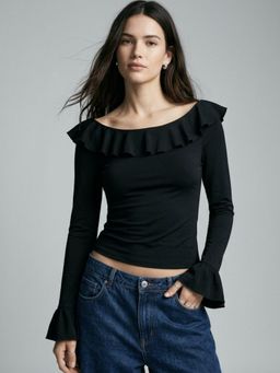 Outzidr - Black Solid Fitted Top