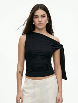 Outzidr - Black Solid Fitted Top