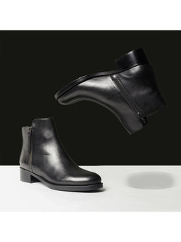 Saint G - Womens Black Leather Handcrafted Side Zippers Ankle Boots