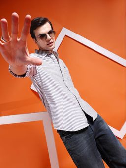 The Indian Garage Co - Men Slim Fit Striped Full Sleeves Cutaway Collar Casual Shirt Black