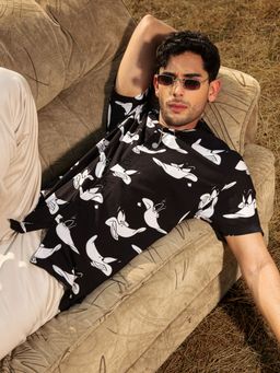 The Souled Store - Official Daffy Duck: Go Hawaii Men Holiday Shirts